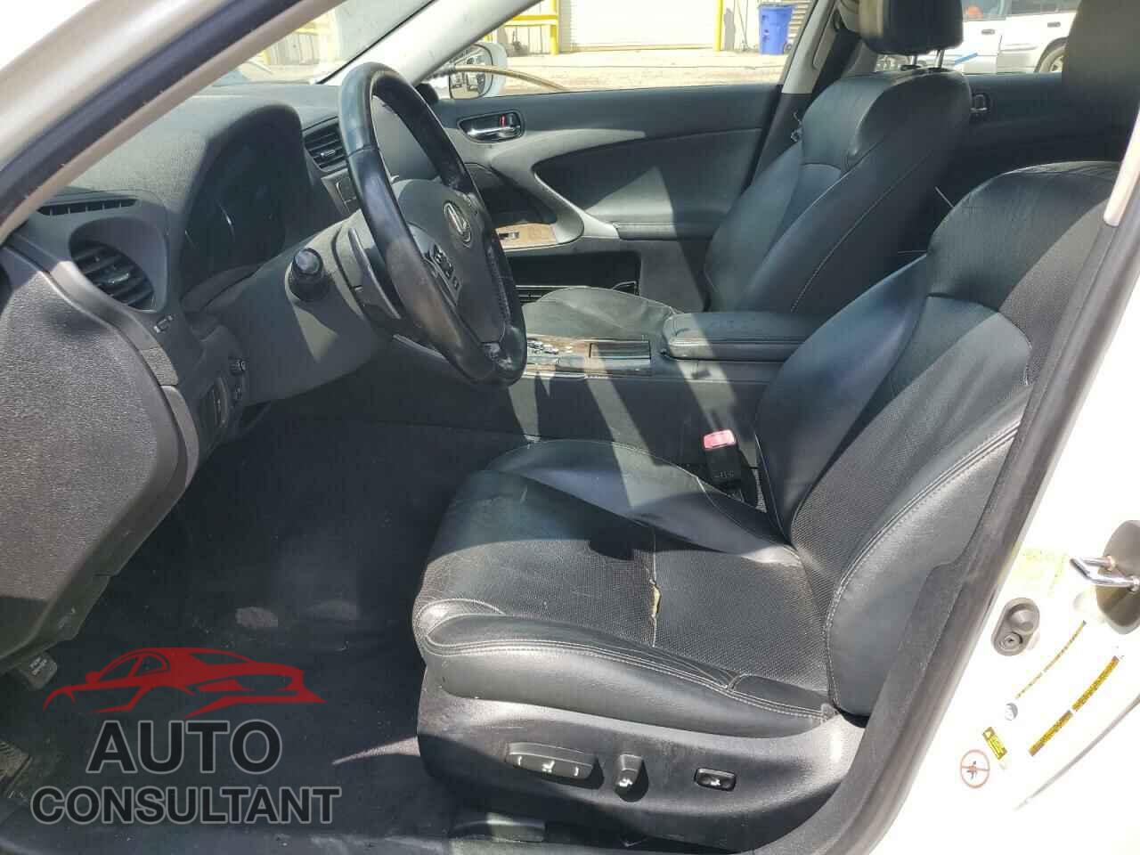 LEXUS IS 2012 - JTHCF5C27C5054827