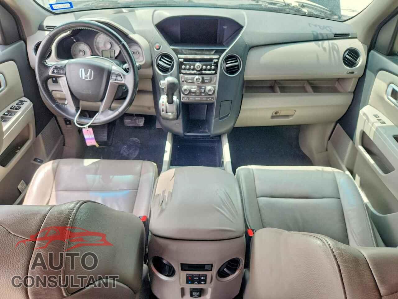 HONDA PILOT 2015 - 5FNYF4H52FB025761