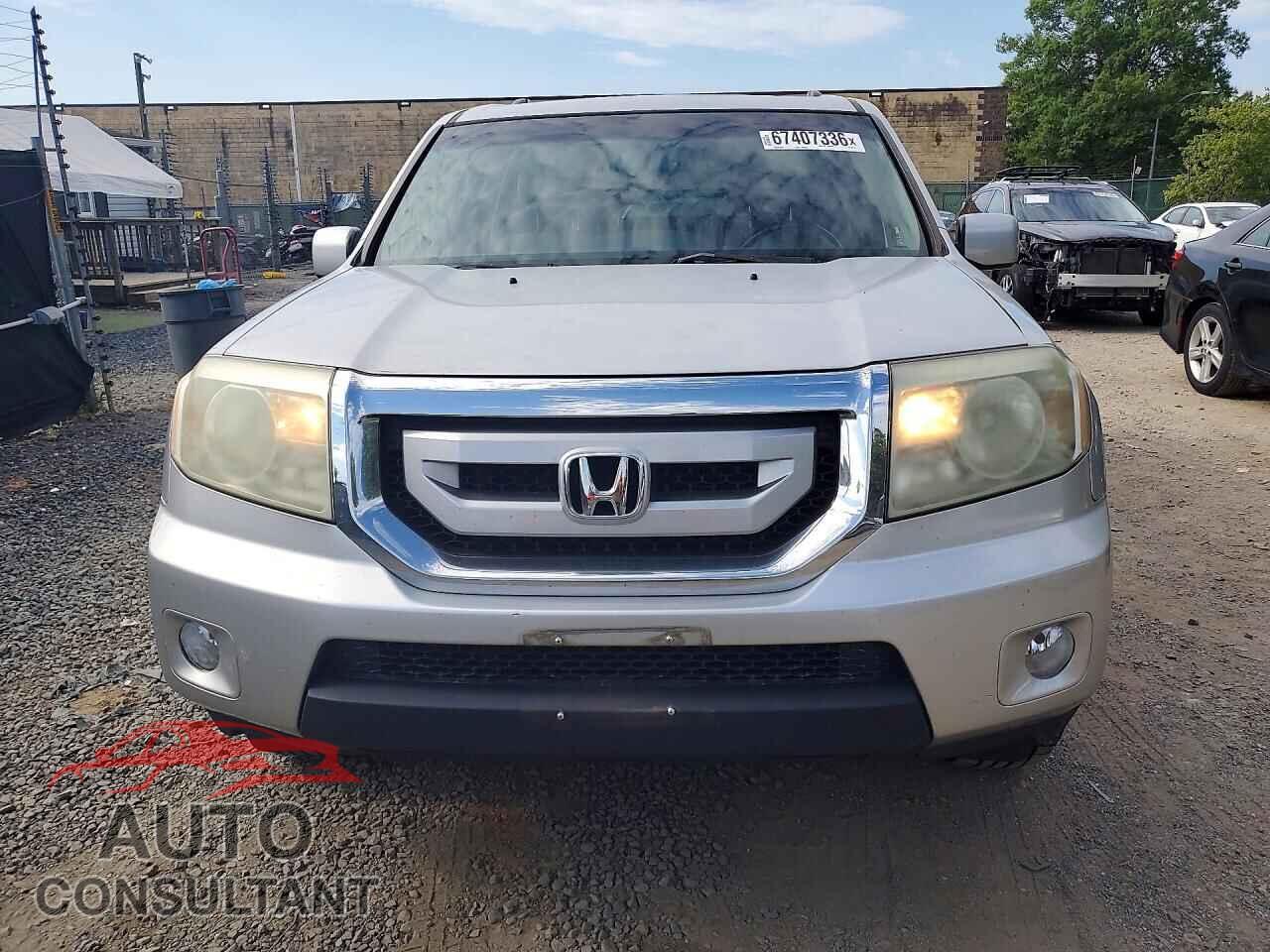 HONDA PILOT 2011 - 5FNYF4H70BB001700