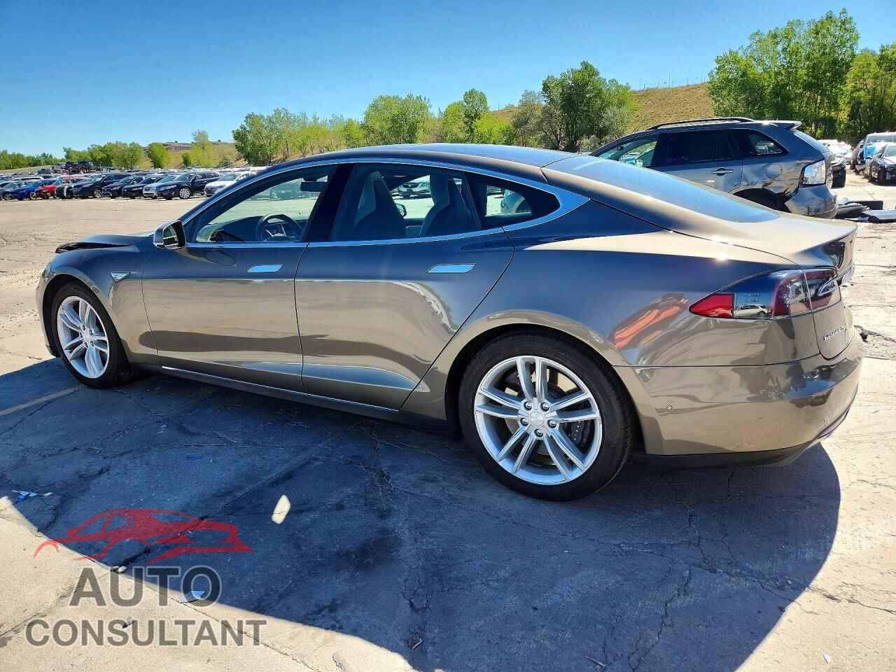 TESLA MODEL S 2015 - 5YJSA1E24FF110503