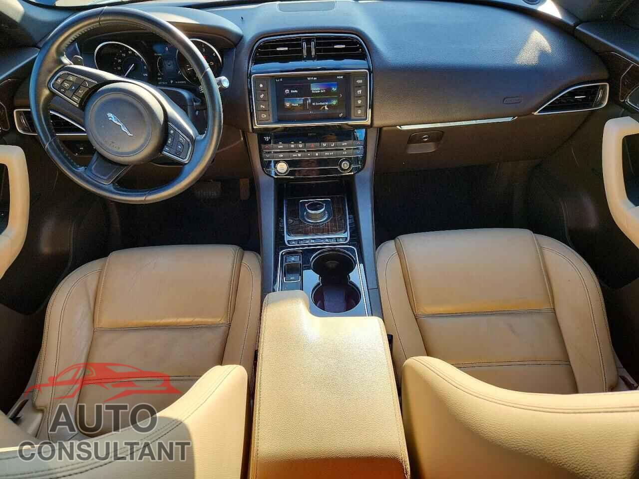 JAGUAR F-PACE 2017 - SADCK2BN9HA099312