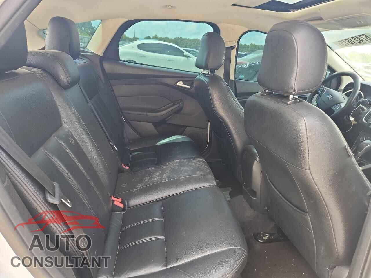 FORD FOCUS 2017 - 1FADP3M23HL241402