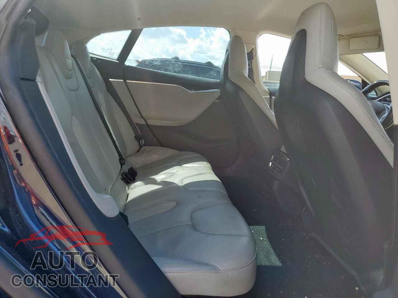 TESLA MODEL S 2013 - 5YJSA1CN8DFP05784