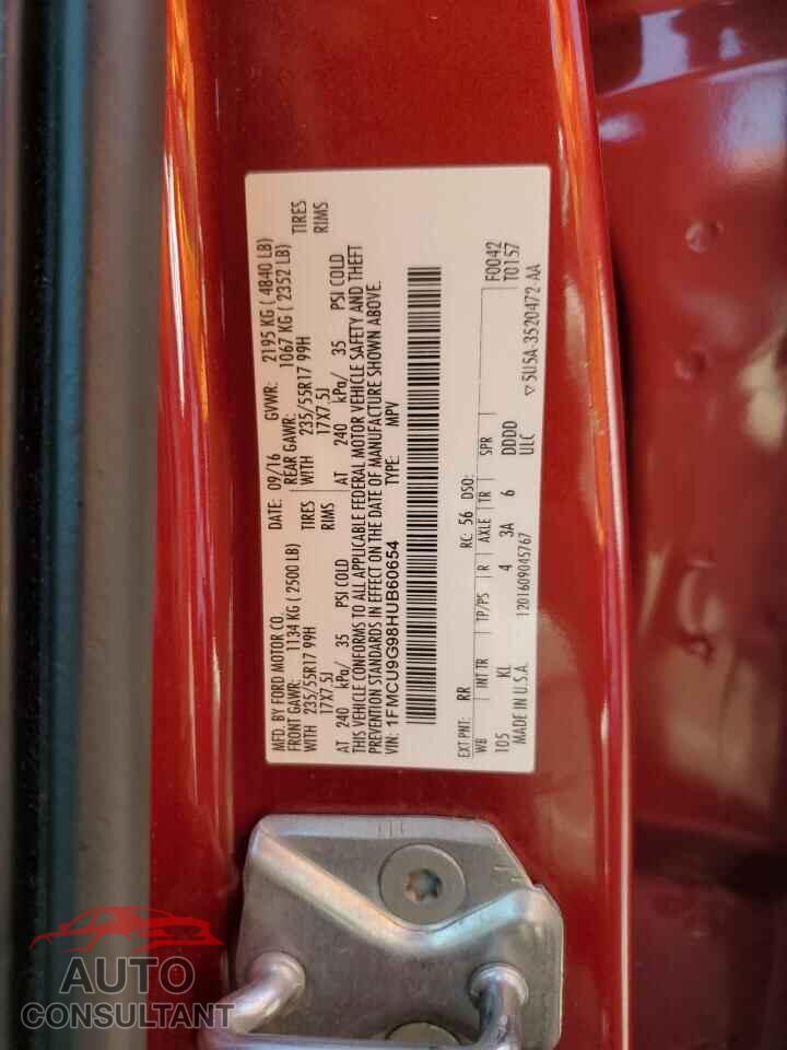 FORD ESCAPE 2017 - 1FMCU9G98HUB60654