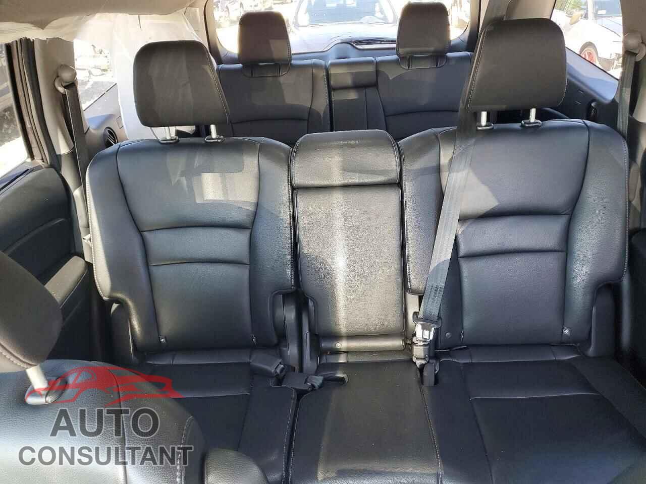 HONDA PILOT 2016 - 5FNYF6H9XGB063285