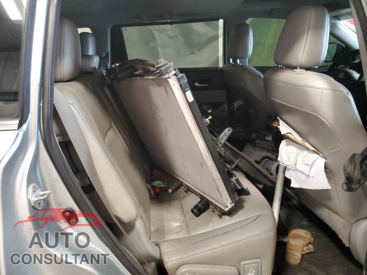 TOYOTA HIGHLANDER 2017 - 5TDKZRFH5HS221330