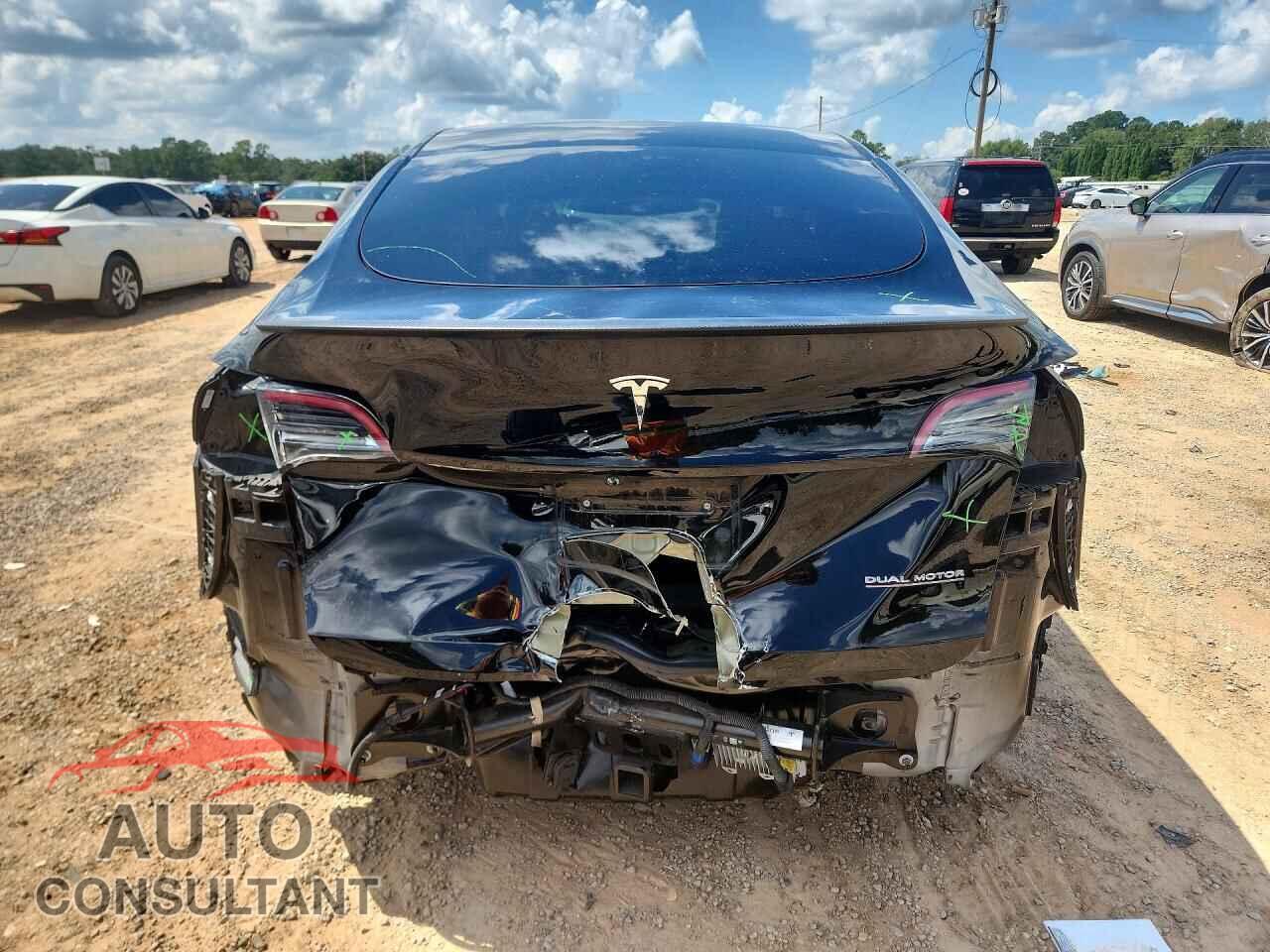 TESLA MODEL Y 2023 - 7SAYGDEF5PF870182