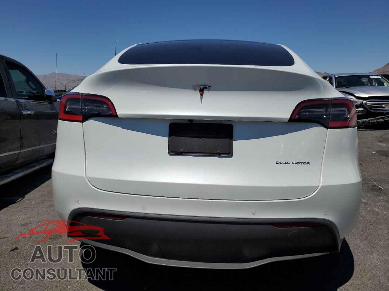 TESLA MODEL Y 2021 - 5YJYGDEEXMF112483