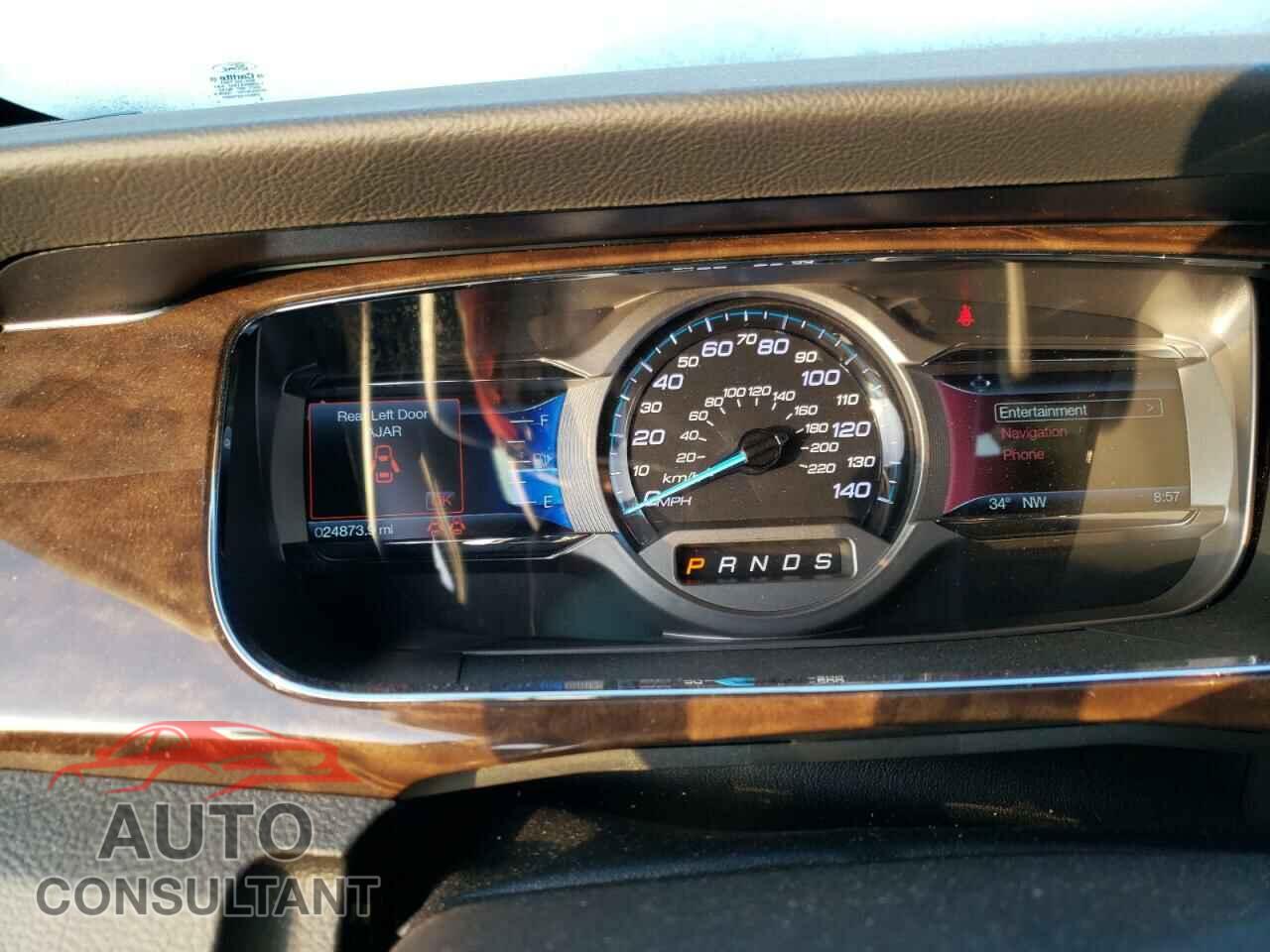 FORD TAURUS 2018 - 1FAHP2J8XJG143258