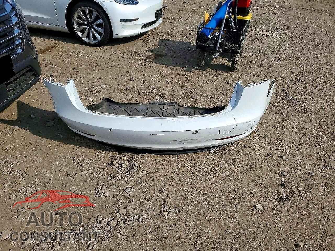 TESLA MODEL 3 2019 - 5YJ3E1EB0KF194340