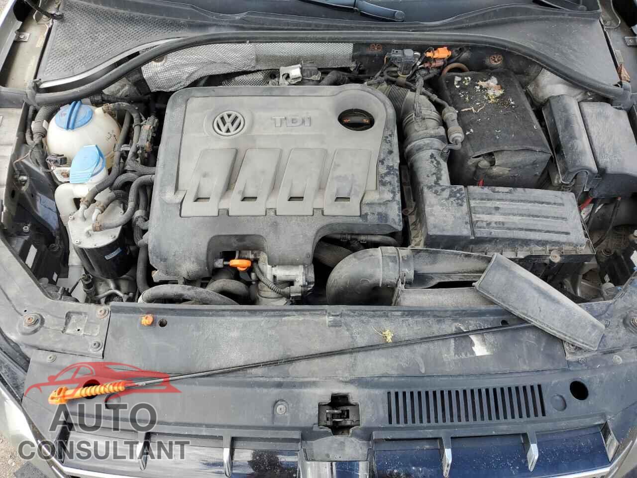 VOLKSWAGEN PASSAT 2013 - 1VWBN7A32DC080334