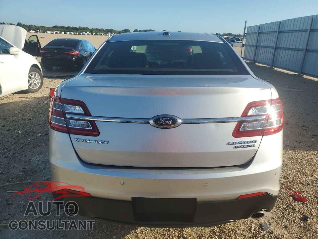 FORD TAURUS 2017 - 1FAHP2F86HG102273