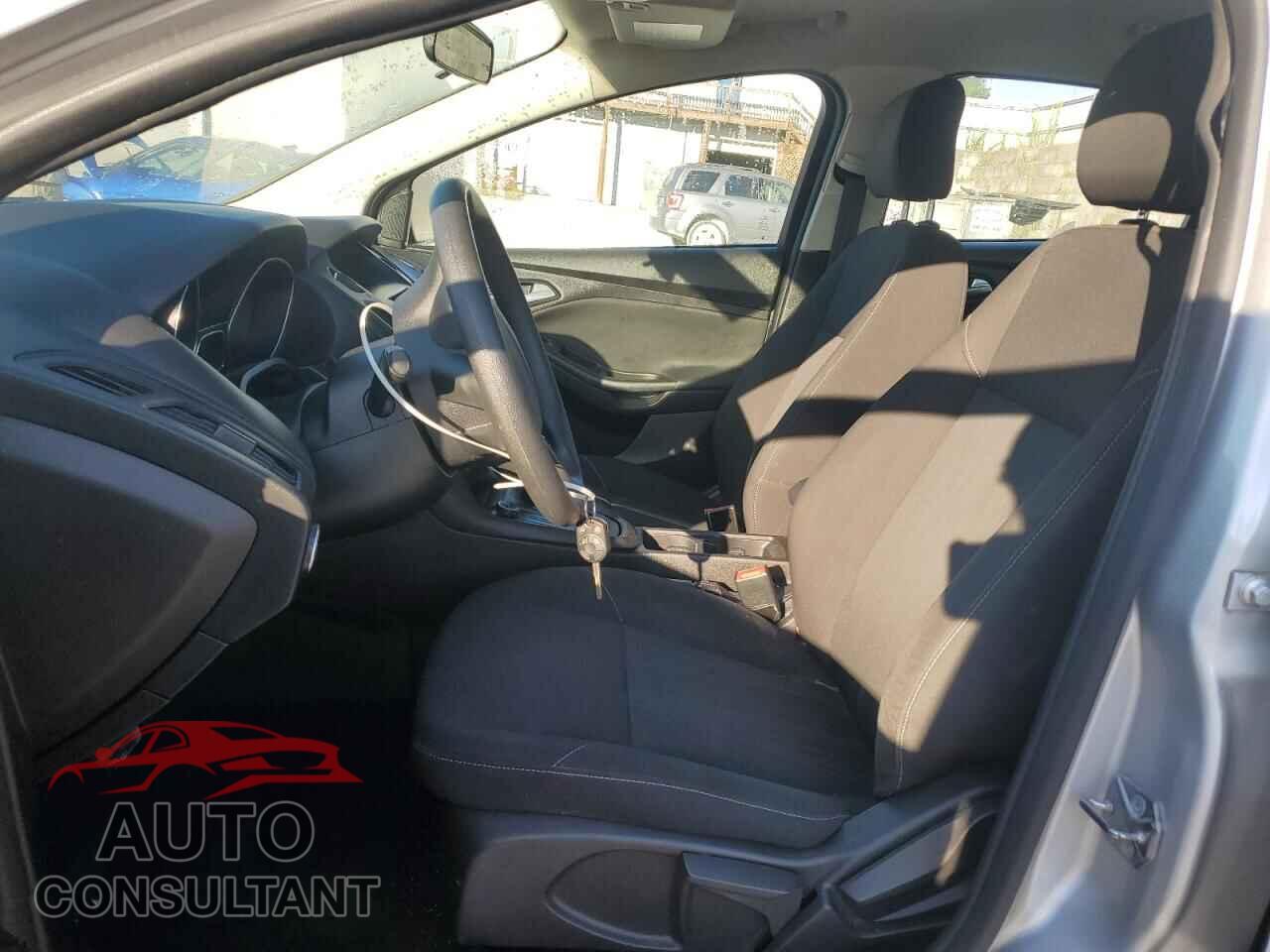 FORD FOCUS 2015 - 1FADP3F25FL201624