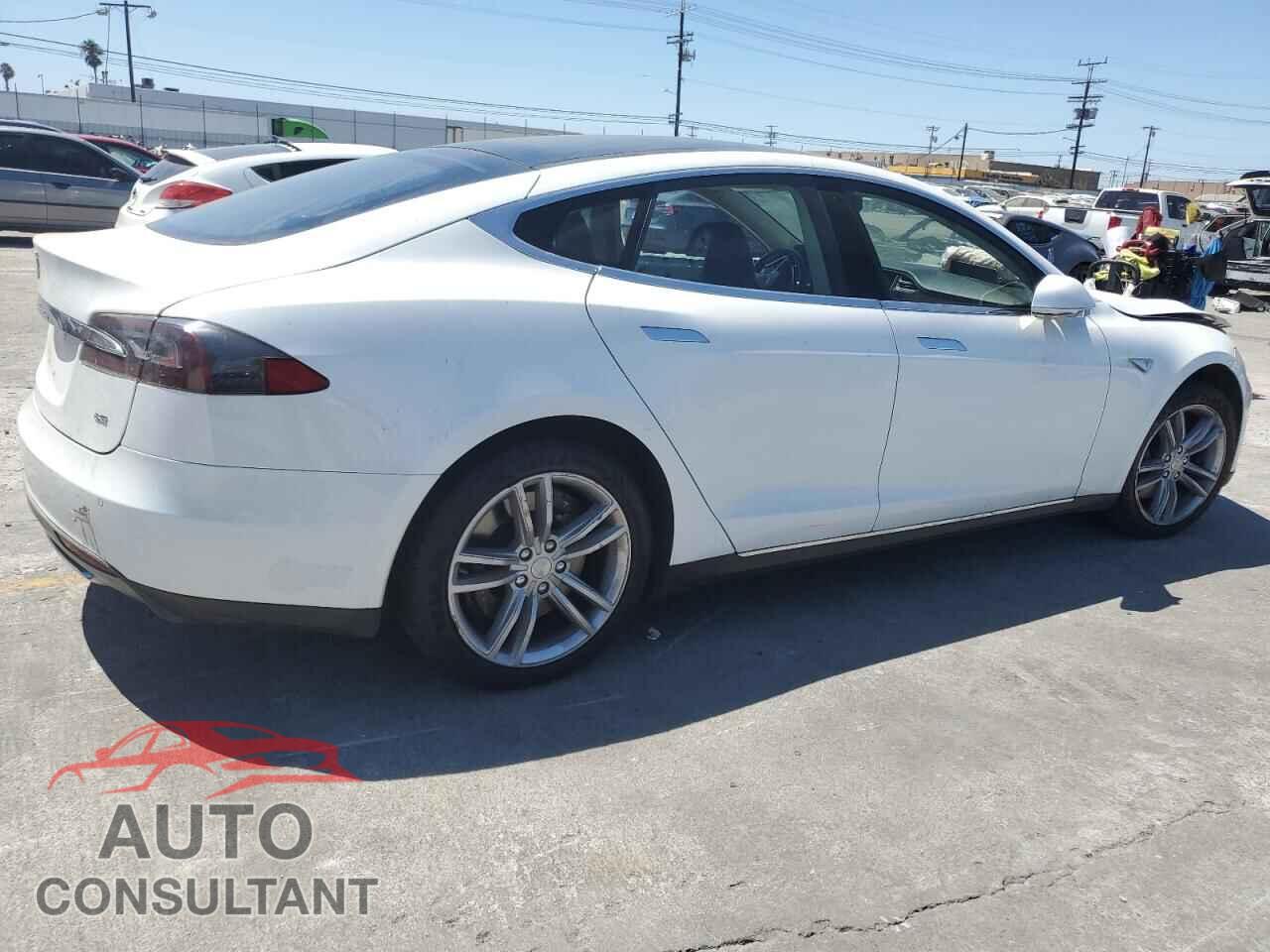 TESLA MODEL S 2013 - 5YJSA1CN5DFP27824