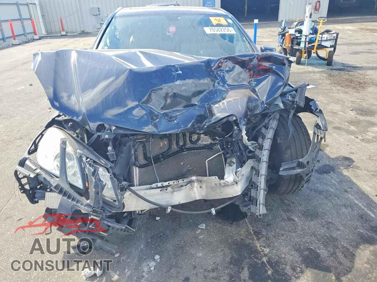 MERCEDES-BENZ E-CLASS 2012 - WDDHF5KB5CA588589
