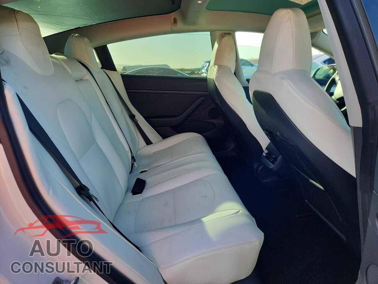 TESLA MODEL 3 2023 - 5YJ3E1EA0PF647385