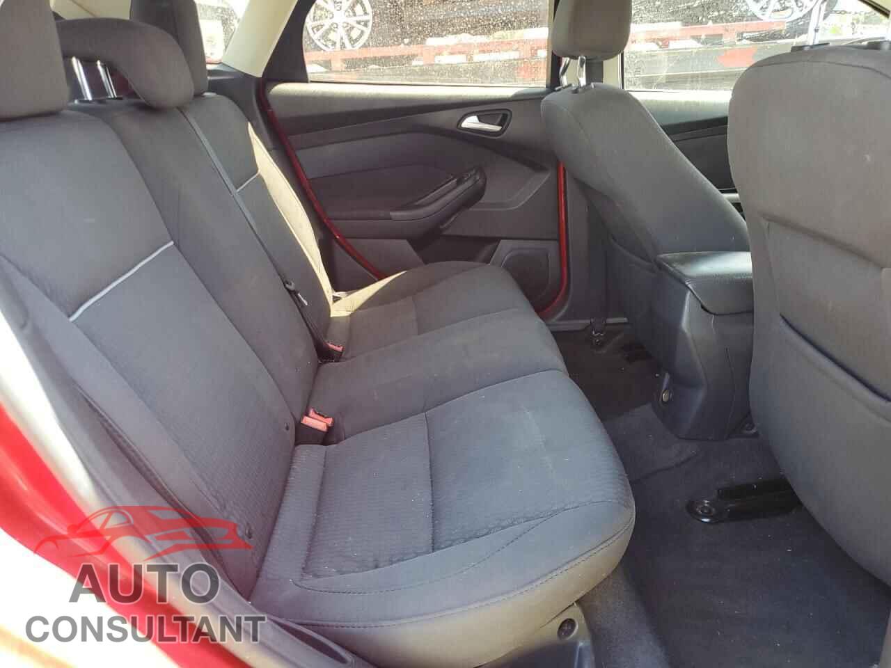 FORD FOCUS 2012 - 1FAHP3M27CL372455