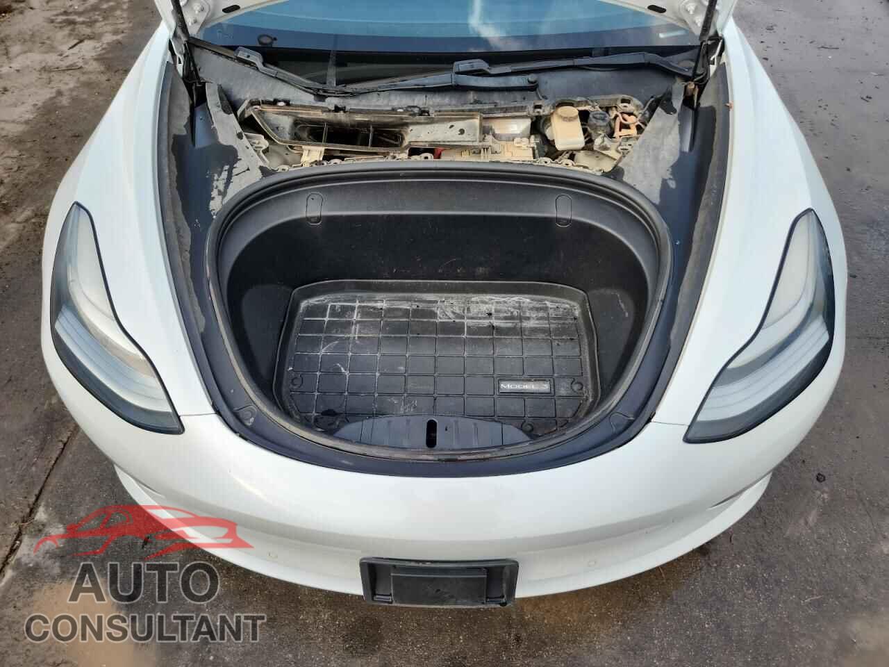 TESLA MODEL 3 2018 - 5YJ3E1EB2JF098112