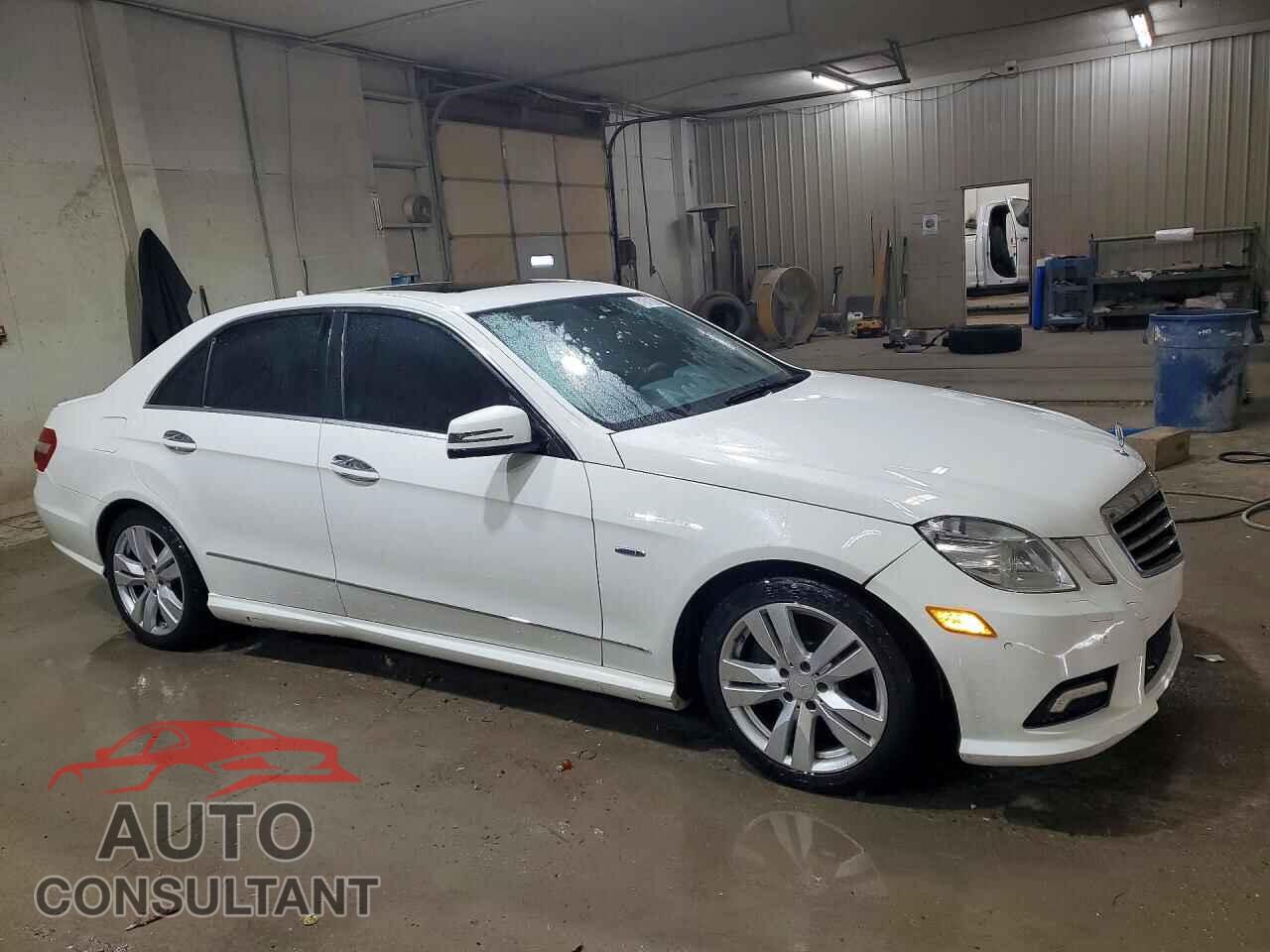 MERCEDES-BENZ E-CLASS 2011 - WDDHF2EB8BA310620