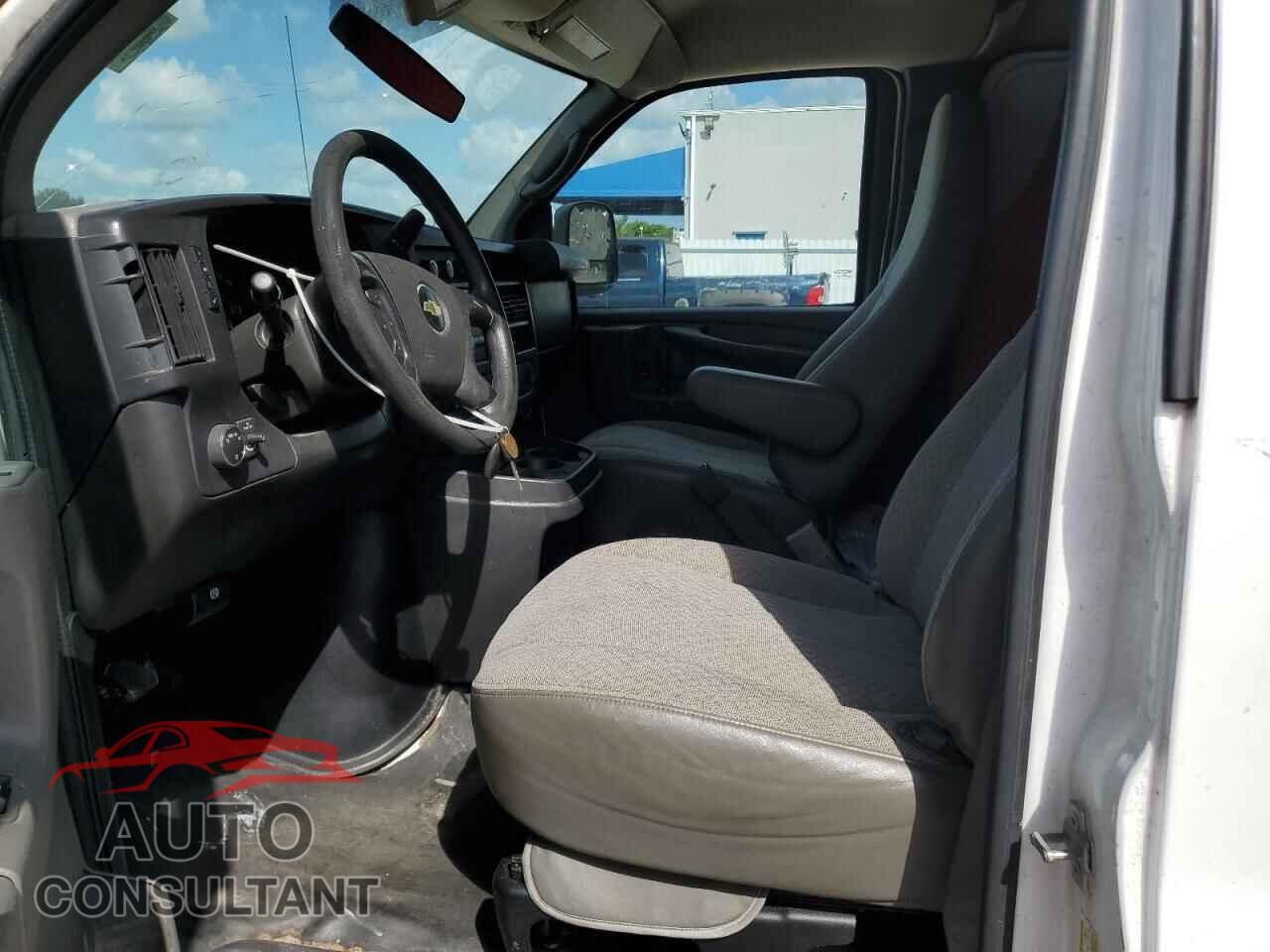 CHEVROLET EXPRESS 2015 - 1GCWGFCF9F1233046