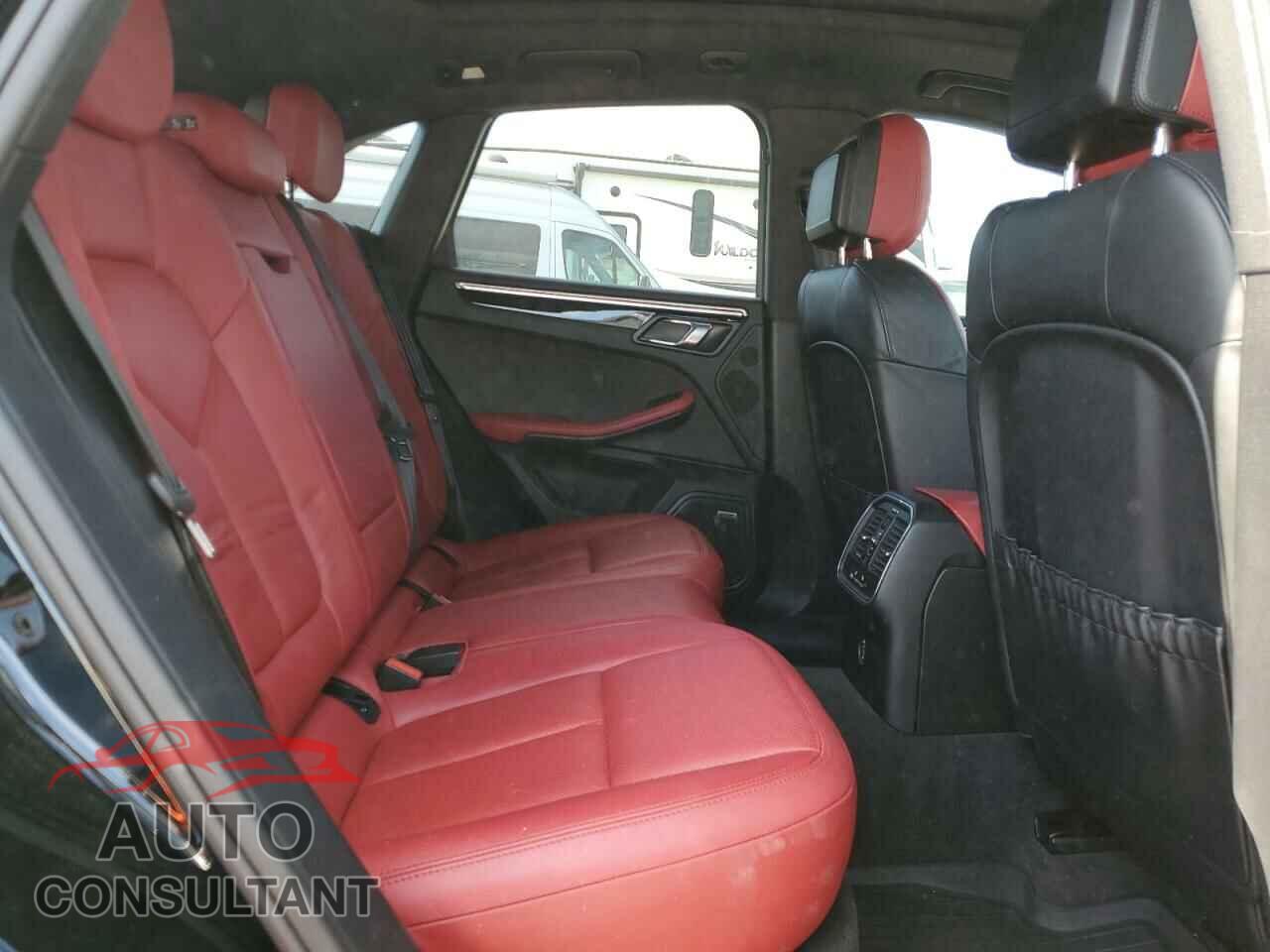 PORSCHE MACAN 2018 - WP1AA2A52JLB13664