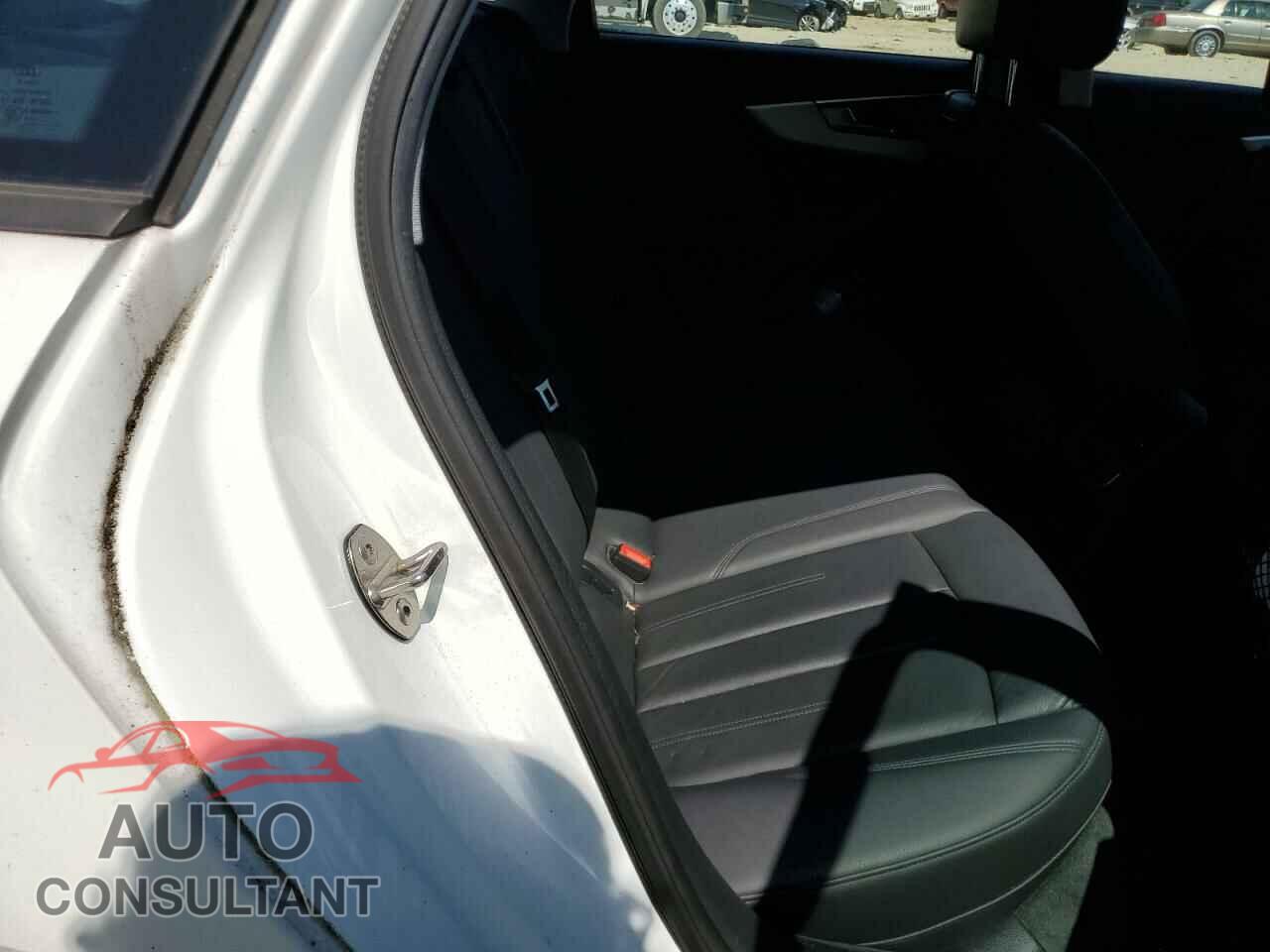 AUDI A4 2017 - WAUDNAF47HN058721