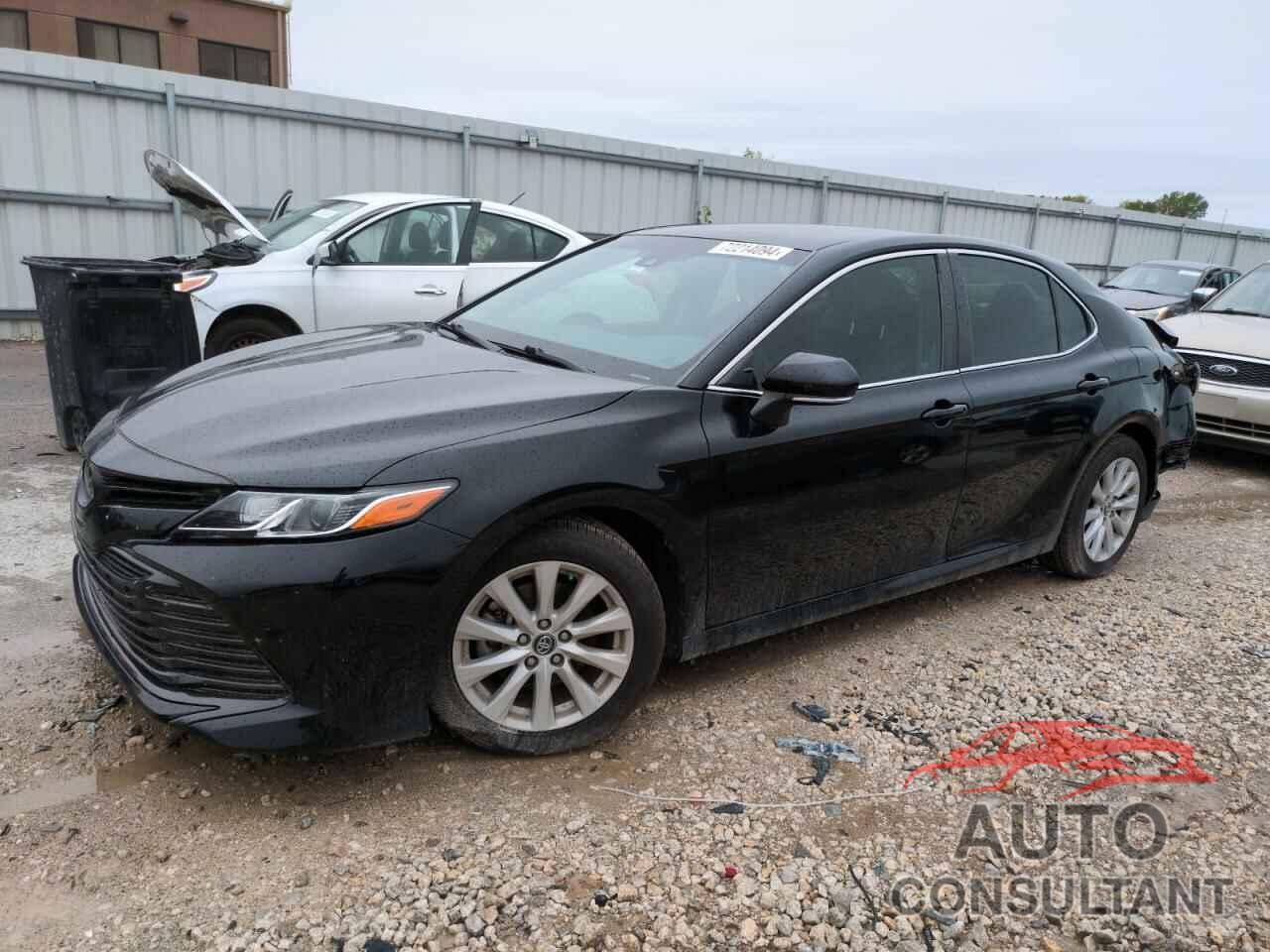 TOYOTA CAMRY 2018 - 4T1B11HK2JU079677