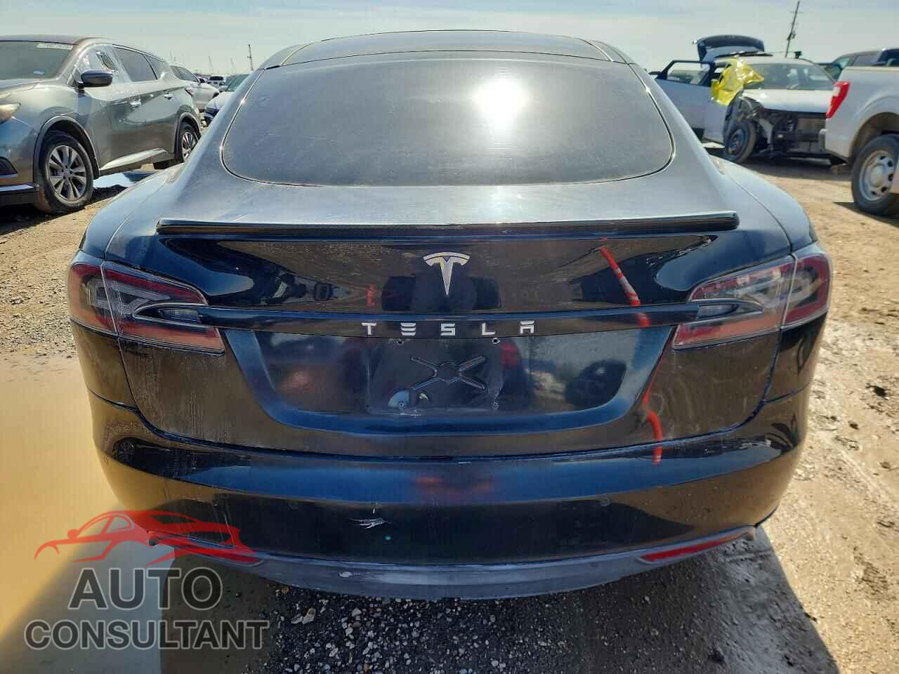 TESLA MODEL S 2015 - 5YJSA1S13FF100329
