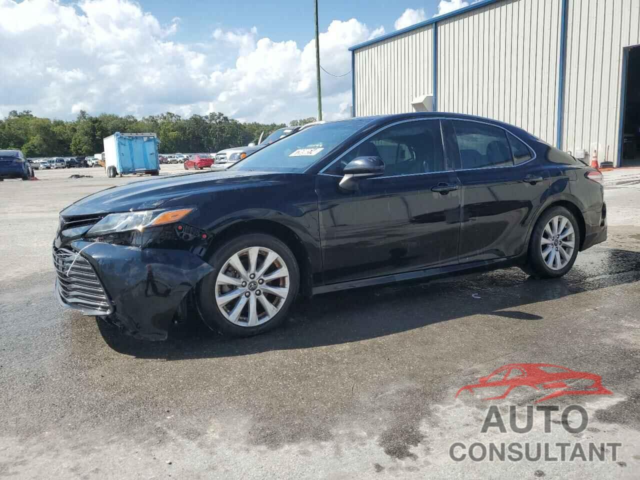 TOYOTA CAMRY 2018 - 4T1B11HK4JU111125