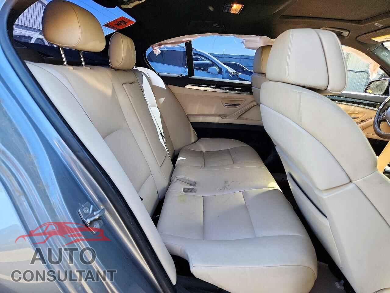 BMW 5 SERIES 2012 - WBAFR7C54CC812871