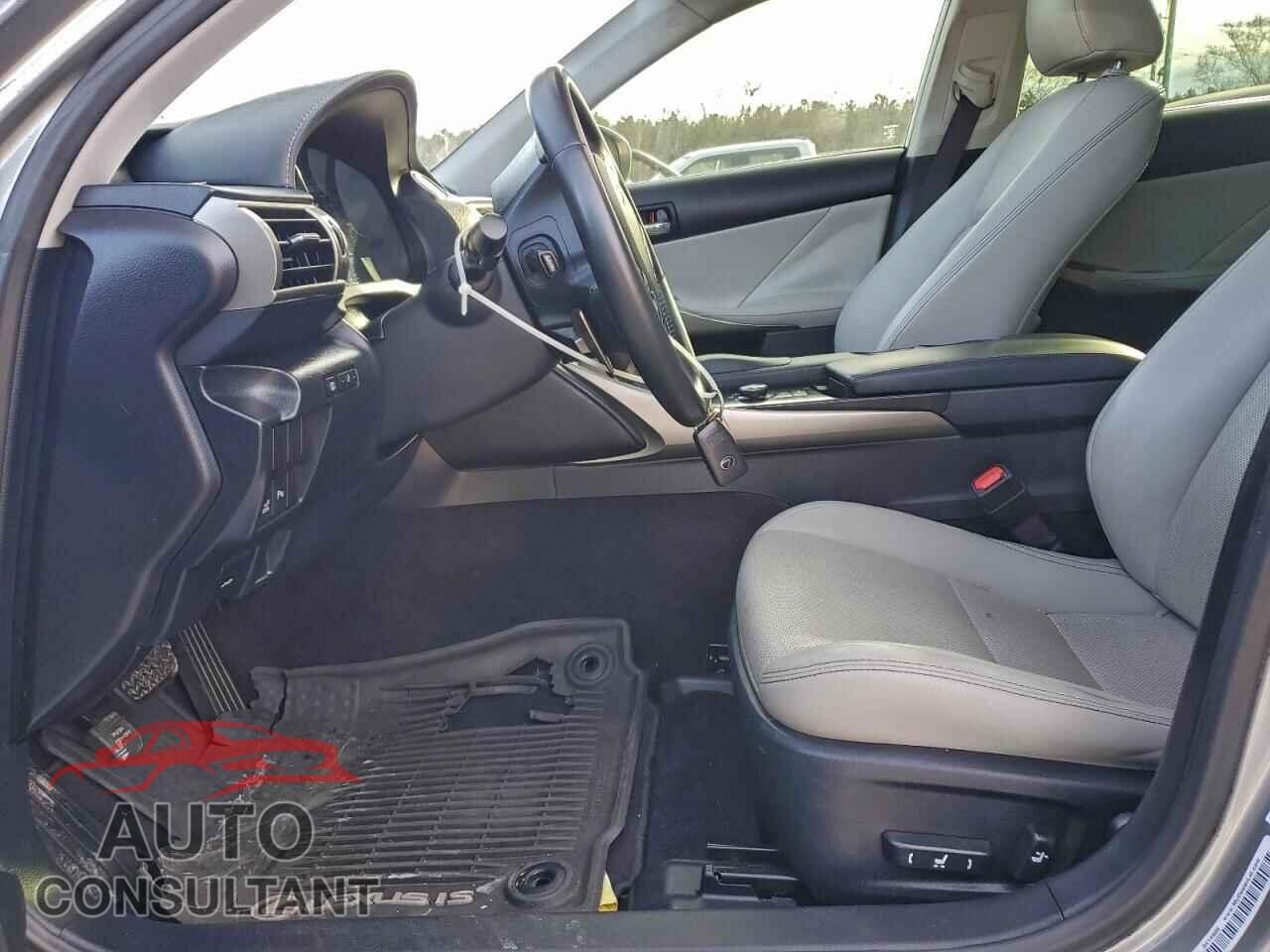 LEXUS IS 2014 - JTHBF1D20E5015759