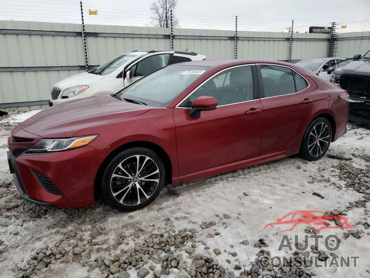 TOYOTA CAMRY 2018 - 4T1B11HK4JU585267