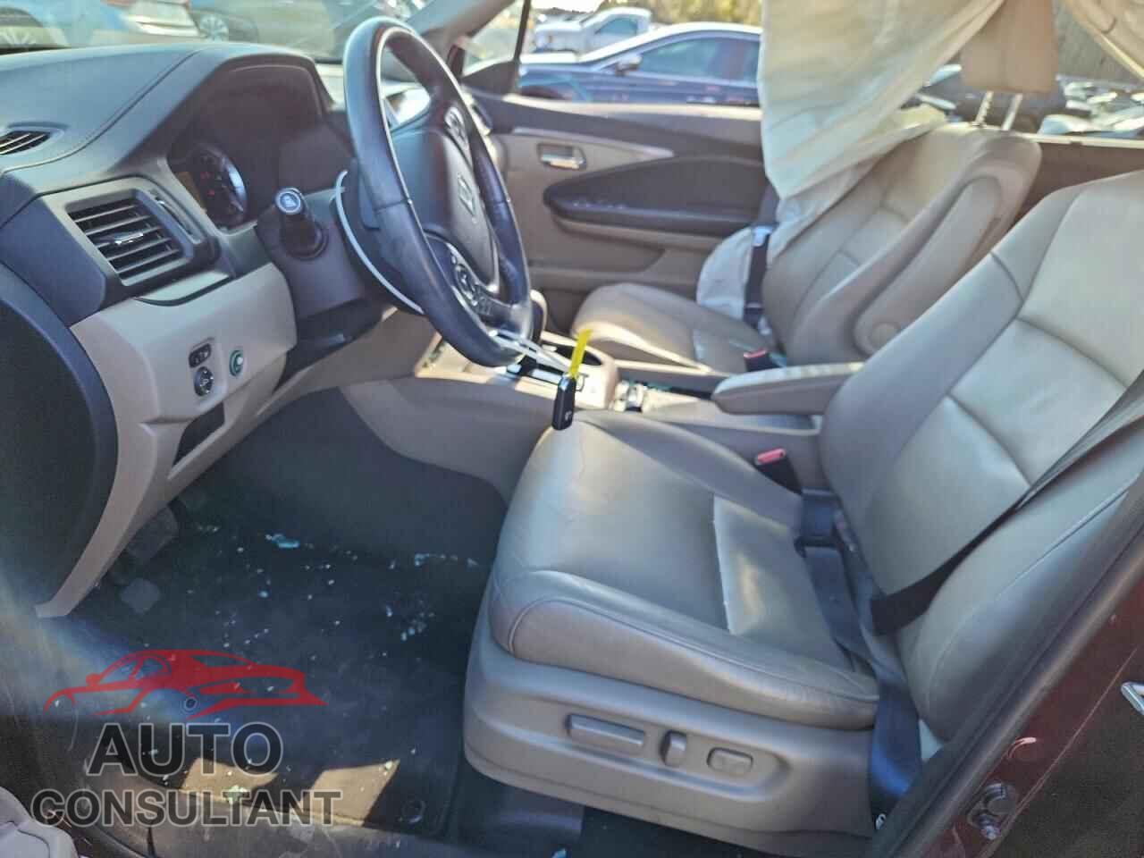 HONDA PILOT 2017 - 5FNYF6H80HB018316