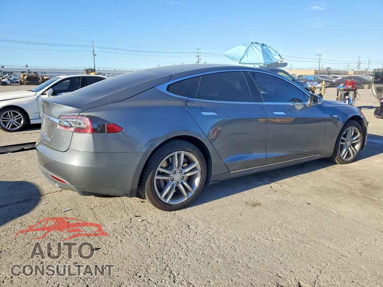 TESLA MODEL S 2014 - 5YJSA1H18EFP38355