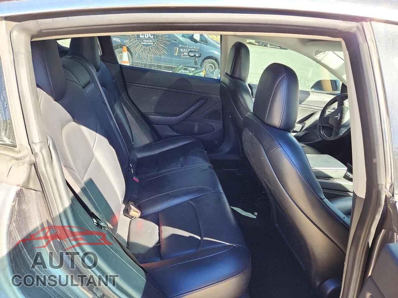TESLA MODEL 3 2018 - 5YJ3E1EAXJF077502