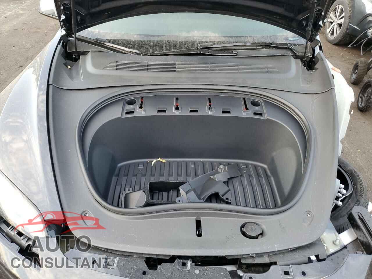 TESLA MODEL 3 2024 - 5YJ3E1EB3RF813295