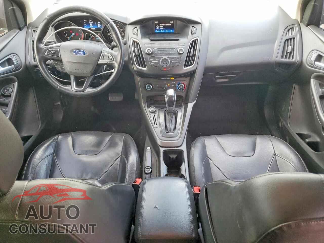 FORD FOCUS 2015 - 1FADP3F28FL324611