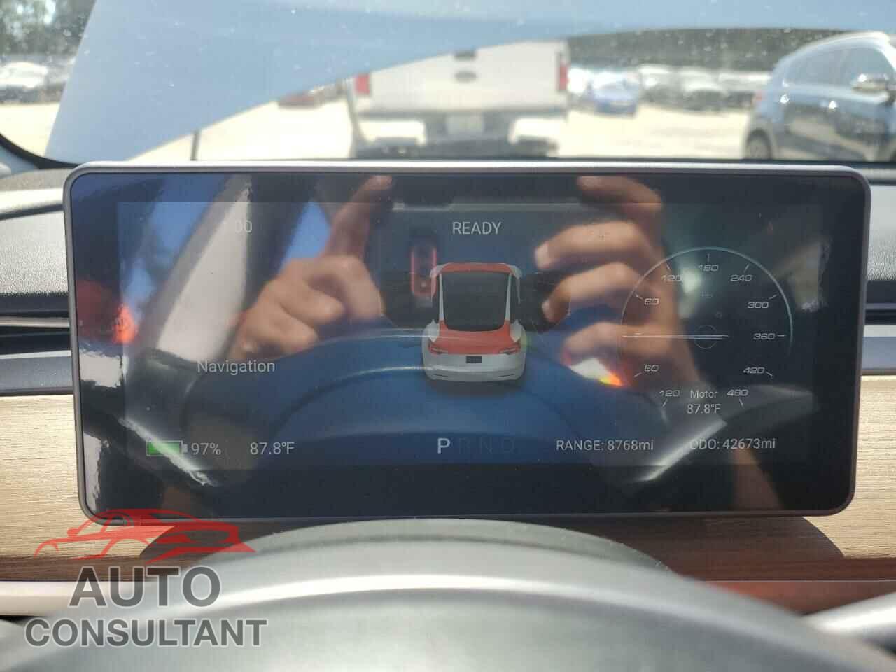 TESLA MODEL 3 2018 - 5YJ3E1EB6JF067526