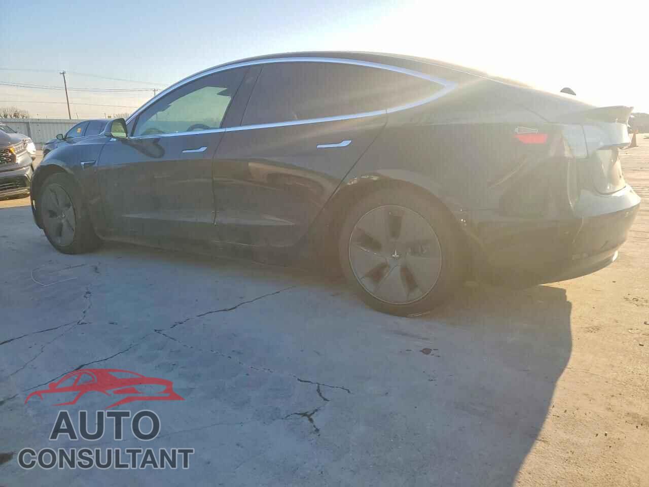 TESLA MODEL 3 2018 - 5YJ3E1EB2JF182141