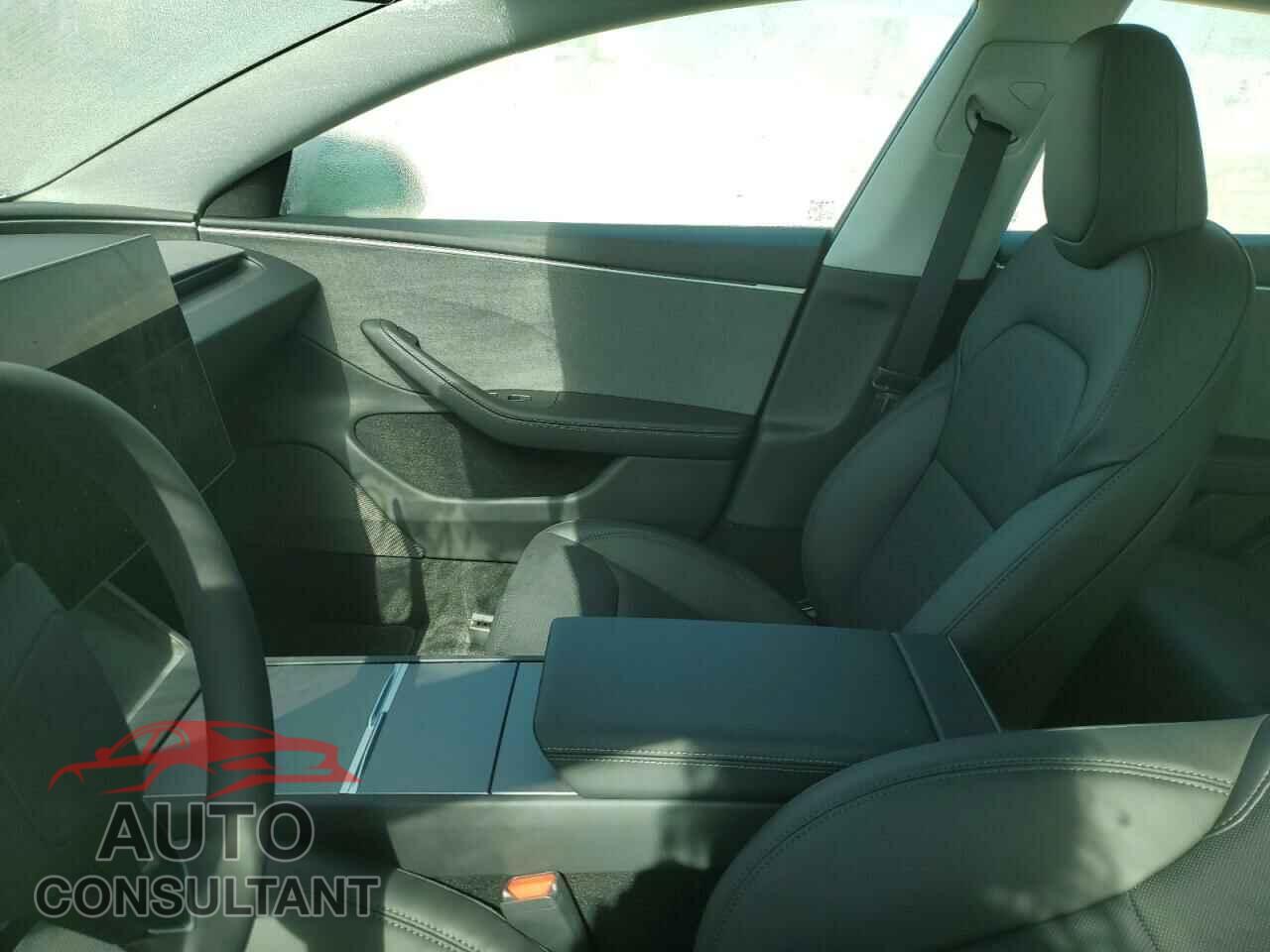 TESLA MODEL 3 2024 - 5YJ3E1EA9RF847037