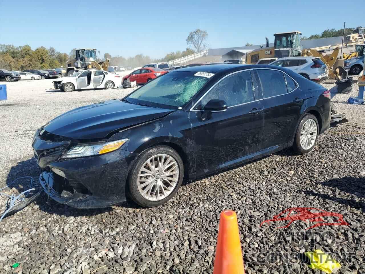 TOYOTA CAMRY 2018 - 4T1B11HKXJU503199