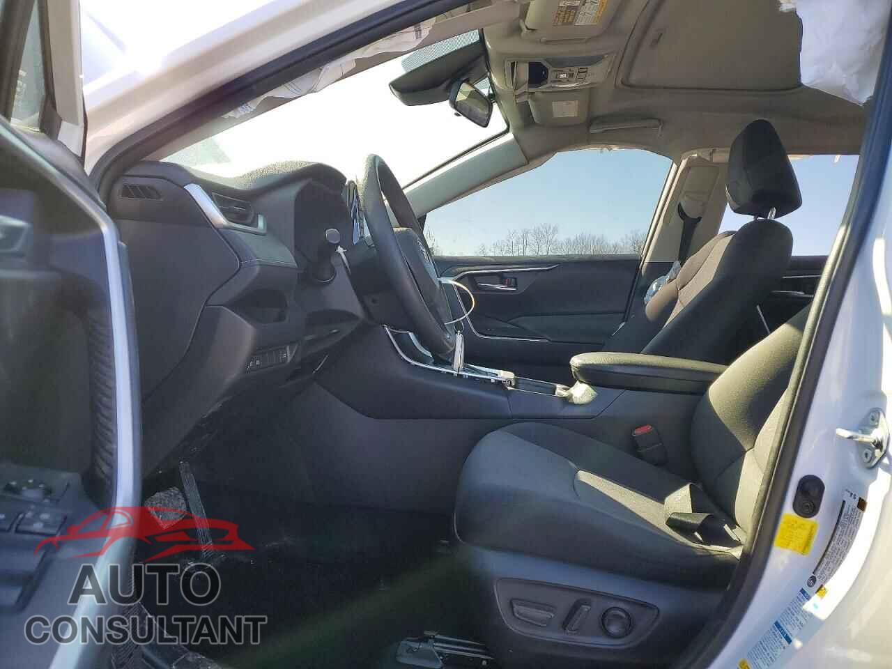 TOYOTA RAV4 2019 - JTMP1RFV3KD015333