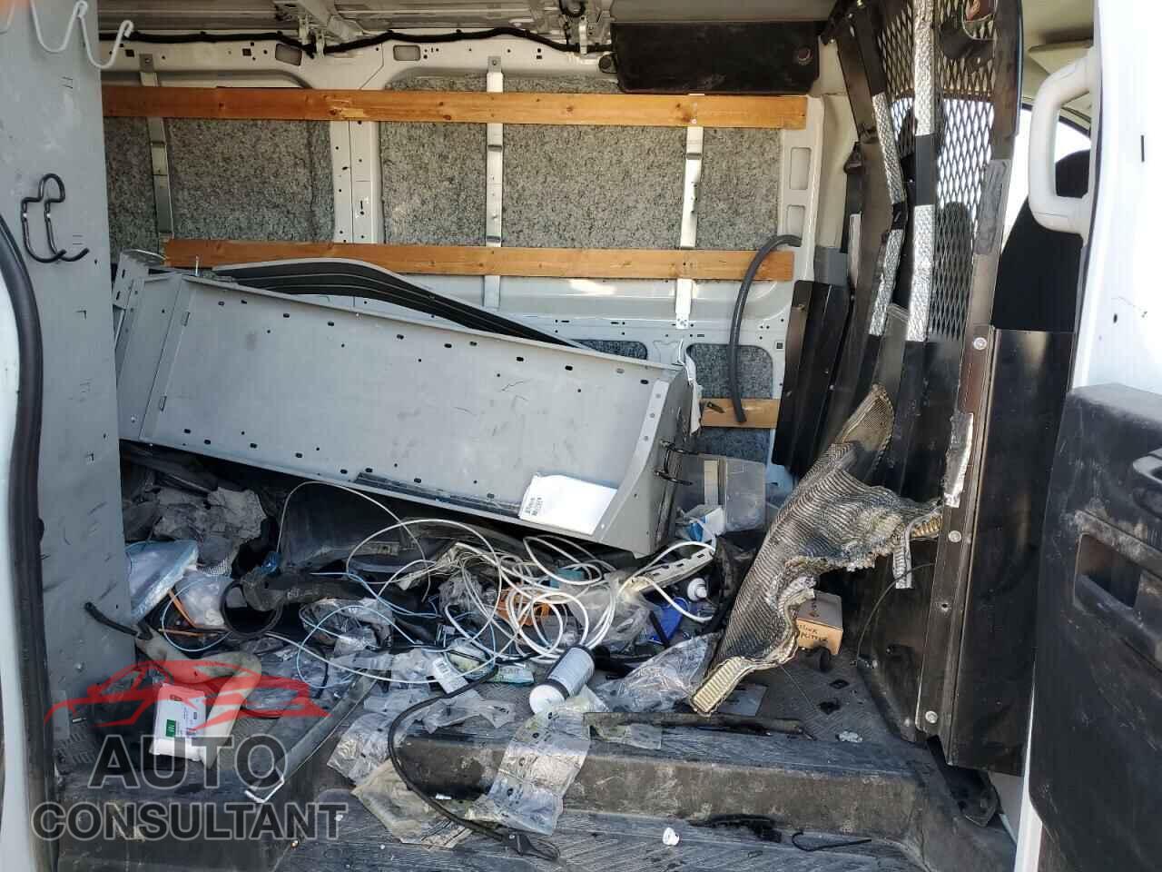 FORD TRANSIT 2017 - 1FTYR1ZM5HKB09526