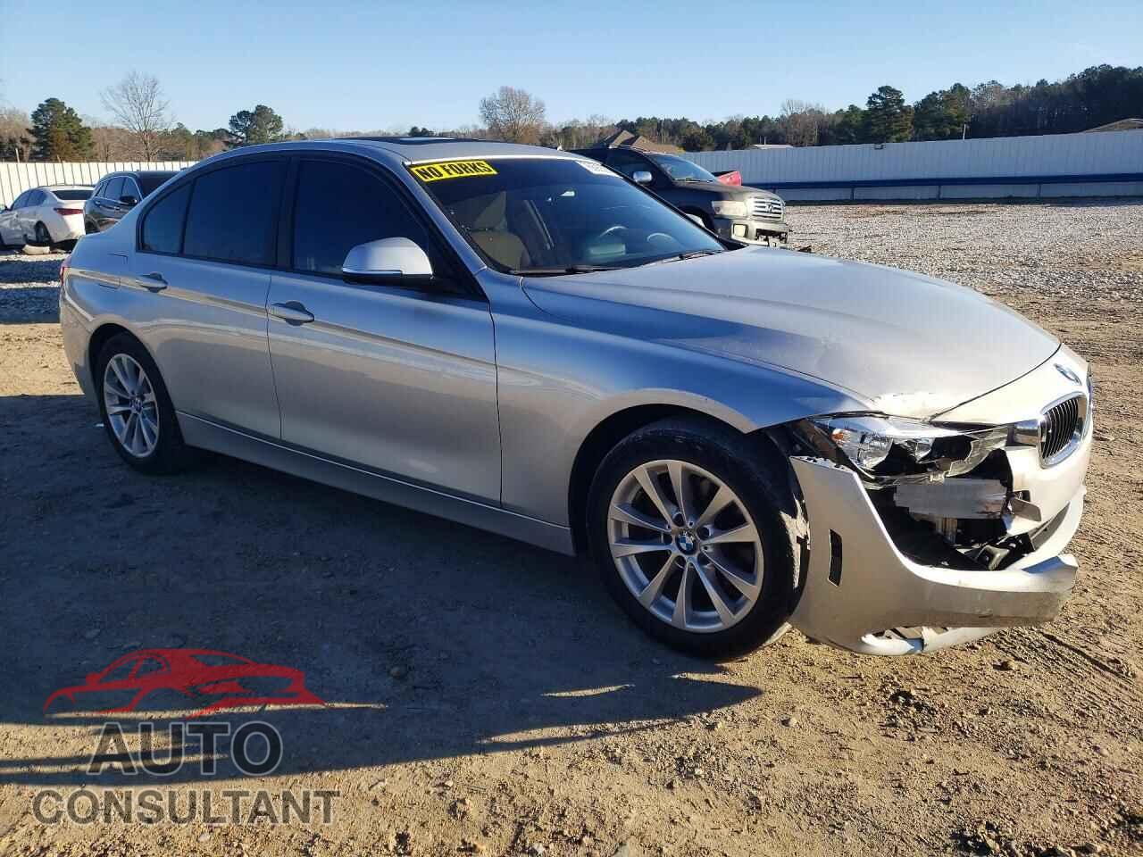 BMW 3 SERIES 2016 - WBA8E1G55GNU10363
