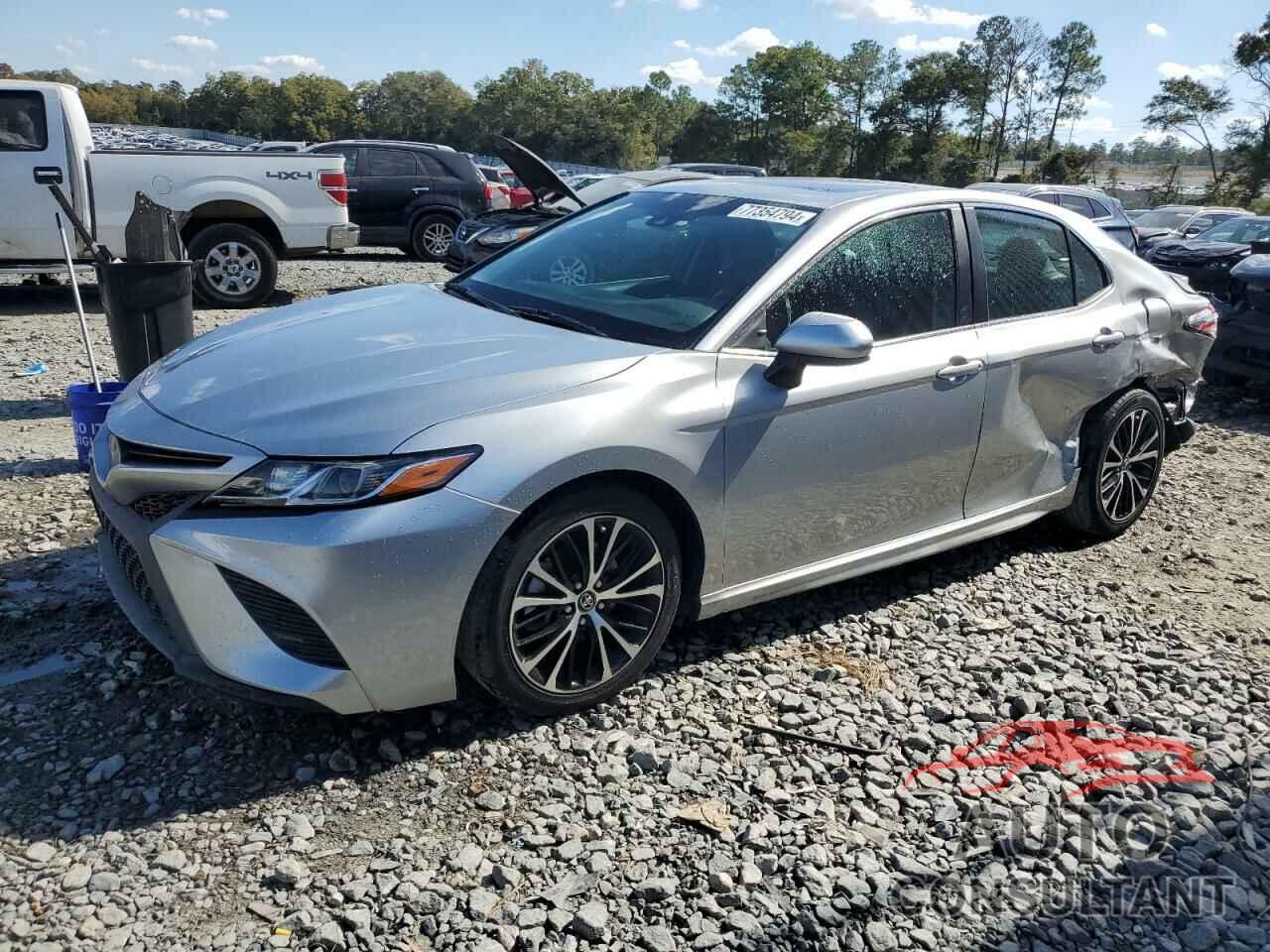 TOYOTA CAMRY 2018 - 4T1B11HK6JU024973