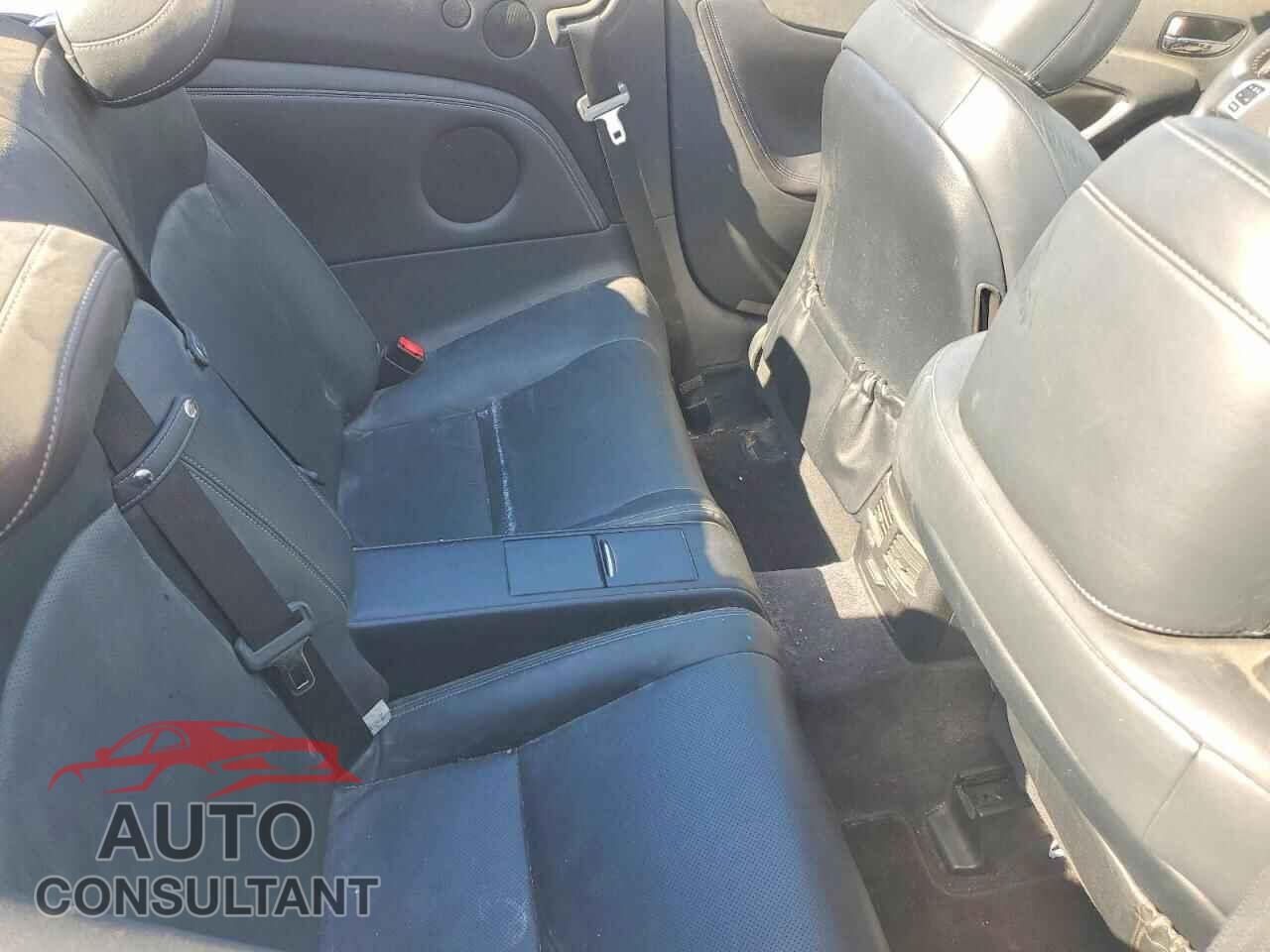 LEXUS IS 2011 - JTHFE2C21B2505328