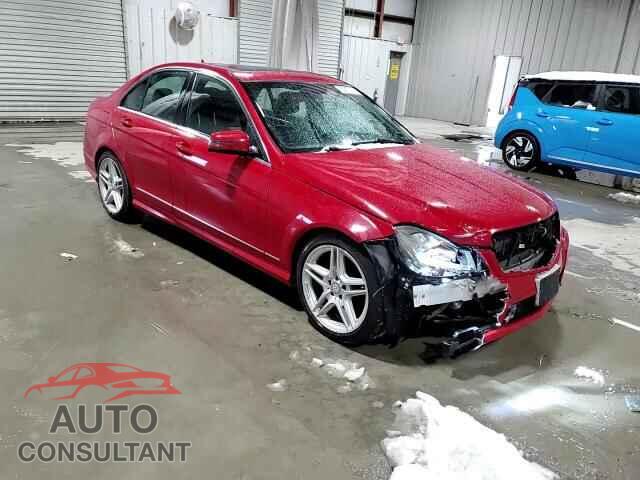 MERCEDES-BENZ C-CLASS 2013 - WDDGF8AB1DA882829