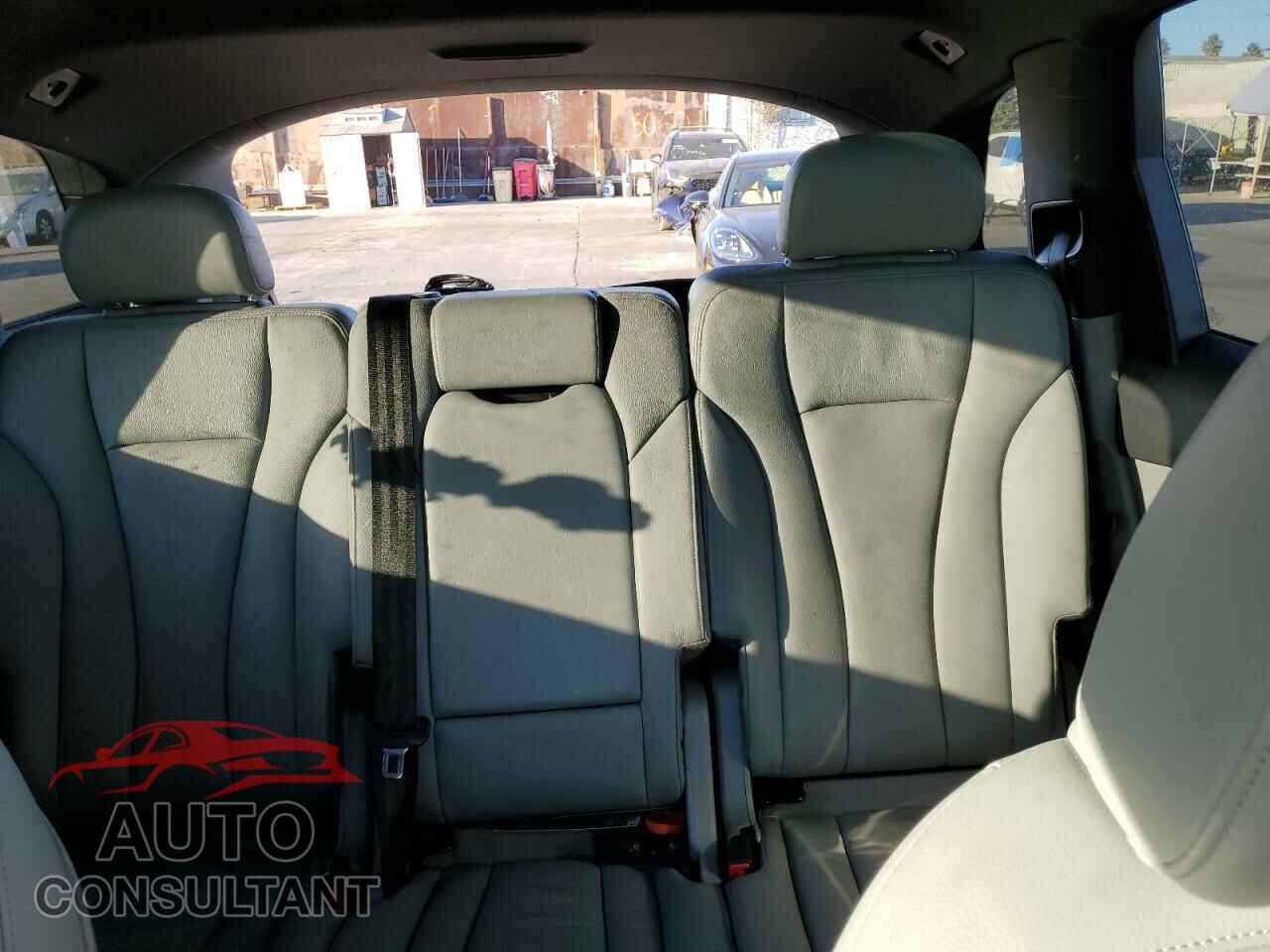 AUDI Q7 2018 - WA1AHAF76JD045147