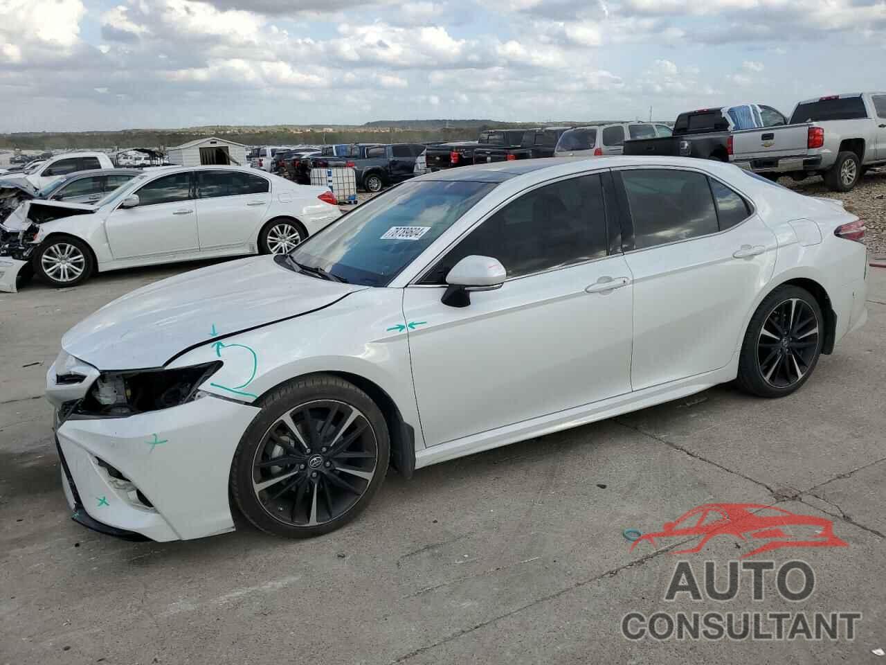 TOYOTA CAMRY 2018 - 4T1B61HK2JU099283