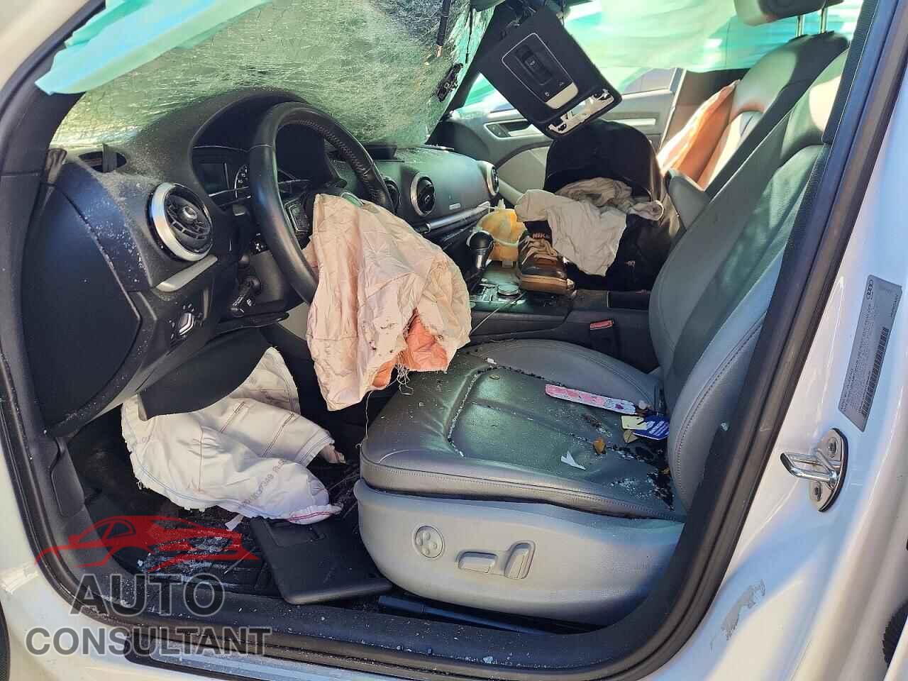 AUDI A3 2017 - WAUAUGFF0H1034875